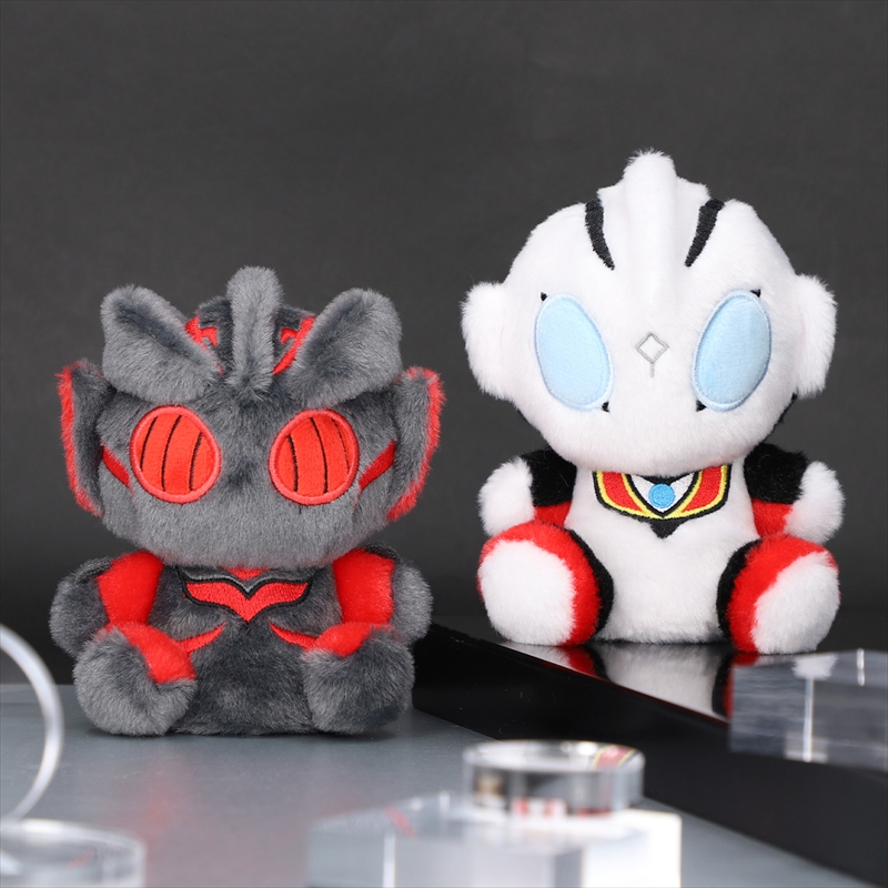 M78ウルトラマン ふわふわお座りぬいぐるみ イーヴィルティガ、ダークザギ